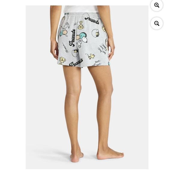 Peanuts Gray Casual Shorts With Snoopy & Friends Football Theme Size XL Soft - Picture 3 of 5